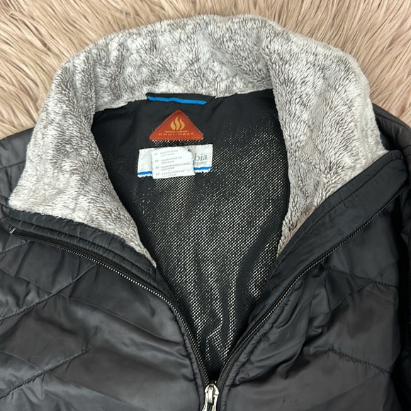 Columbia Women’s Jacket - Picture 4 of 8